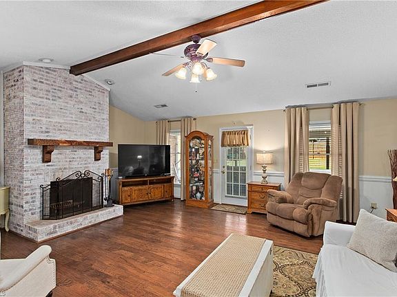 5th image of 1053 Windwood Dr