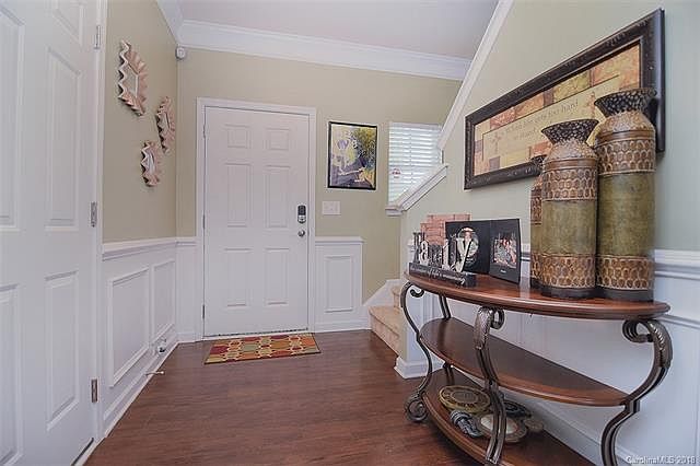 1st image of 729 Inwood Hill Dr