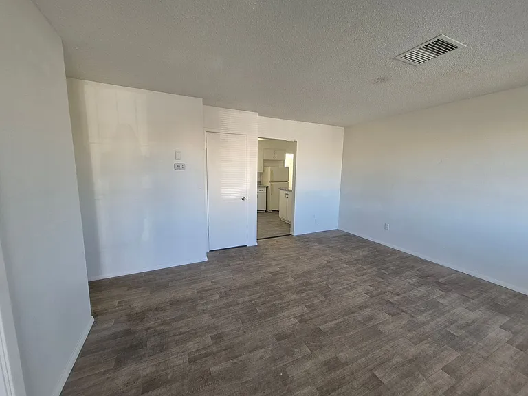 2668 S Madison Ave — Photo 8