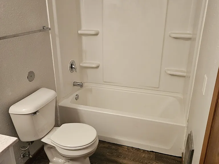 2616 Country Club Pkwy #4 — Photo 4