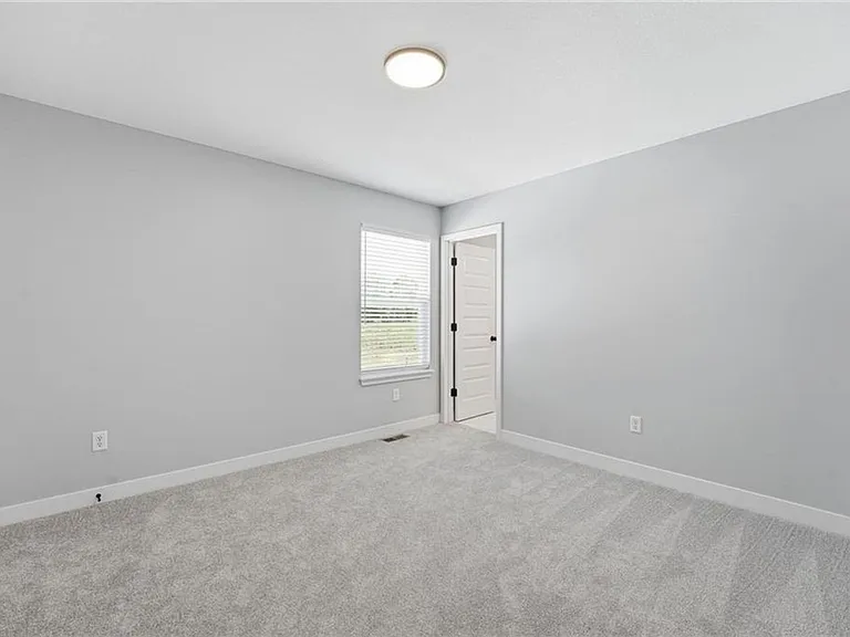 707 Glenn Cir — Photo 24