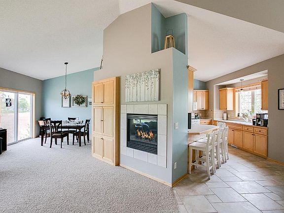 4th image of 9398 White Oaks Trl