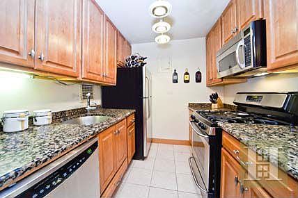 3rd image of 16 W 16th St APT 8AS