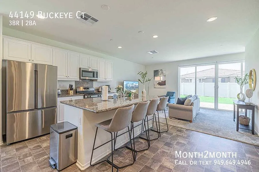 Modern Life On Buckeye Ct — Photo 3