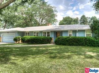 1613 Pine Rd, Omaha, NE 68144