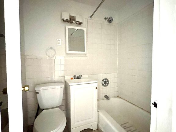 5th image of 2166 Frederick Douglass Blvd APT 3I