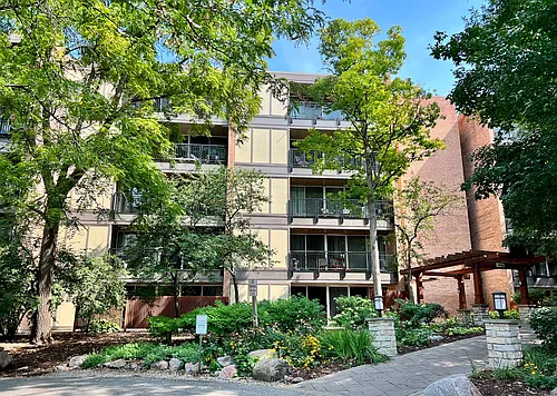 5900 Oakwood Dr #3F Photo 1