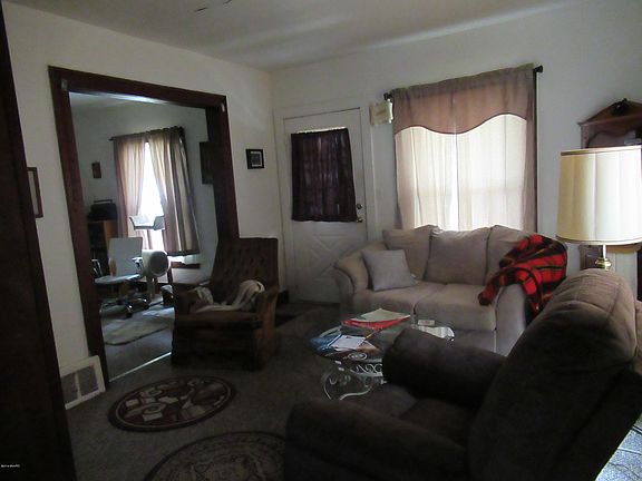 3rd image of 1343 Valley Ave NW