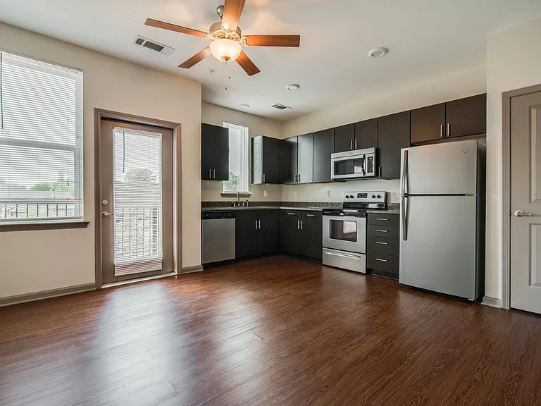 Marvel Apartments — Photo 35