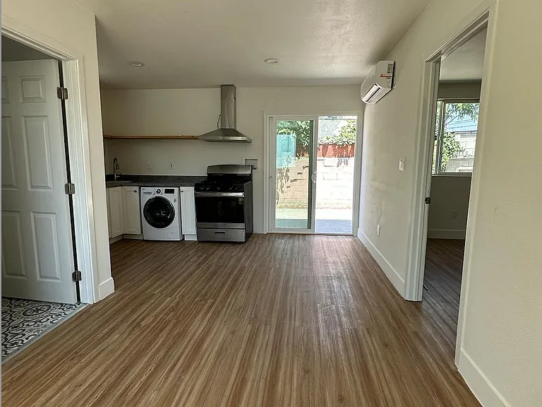 5856 Arlington Ave — Photo 3