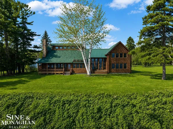 4673 Lakeshore Rd, Lexington, MI 48450