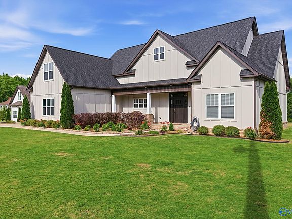 4th image of 1902 Peach Orchard Rd NW