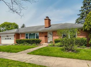 2 N William St, Mount Prospect, IL 60056