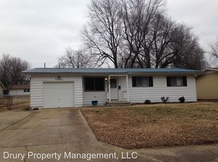 1413 W Broadmoor St, Springfield, MO 65807