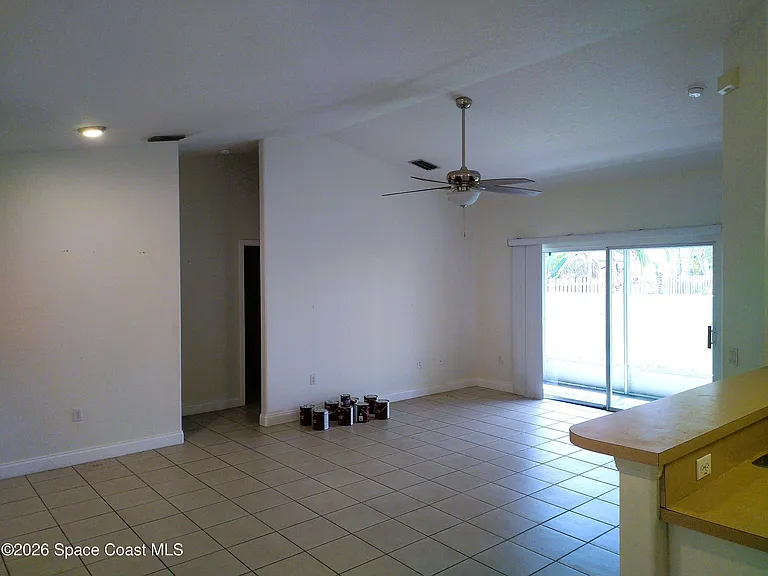 603 Grant Ct — Photo 8