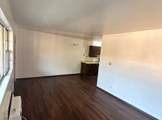 6951, Berwyn, IL 60402