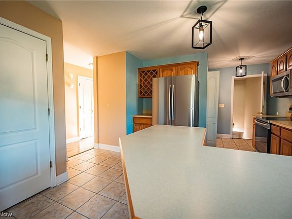 5th image of 1852 Massachusetts Ave APT 8