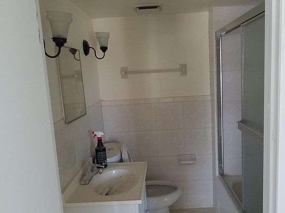 3rd image of 1462 Alhambra Dr