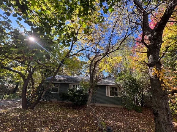 685 Grove St, Worcester, MA 01605