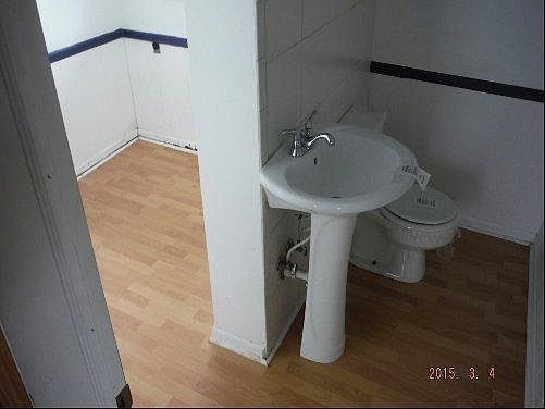3rd image of 1718 Banbury Ct