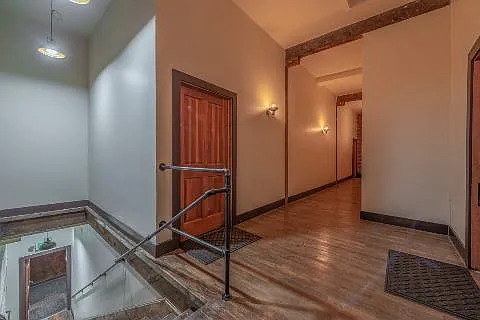 309 W 3rd St #2 — Photo 4