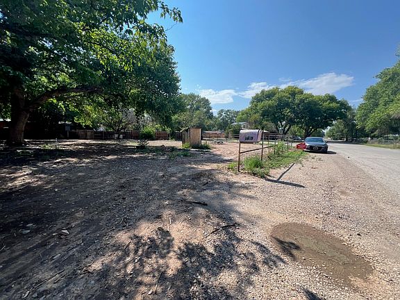 3rd image of 1835 Winchester Dr