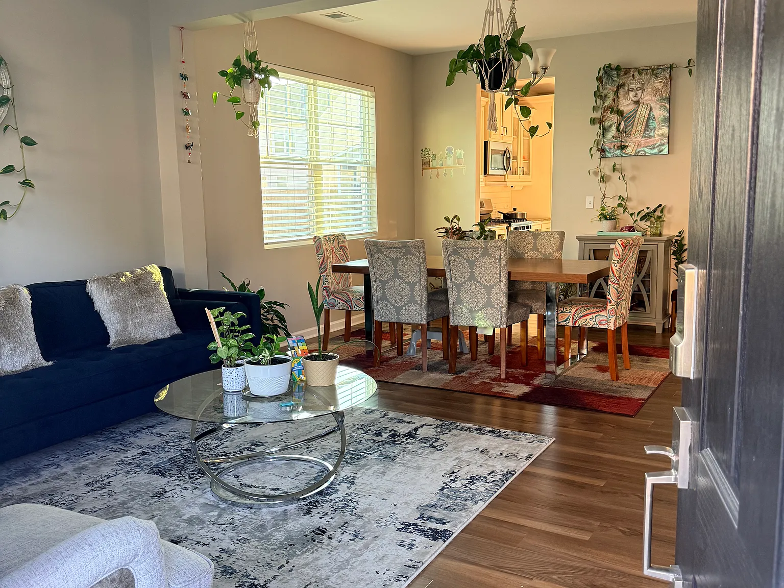 4 bed, 2400 sqft, $800 — Photo 4