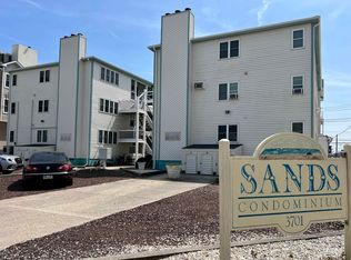 30 37th St #2E, Sea Isle City, NJ 08243