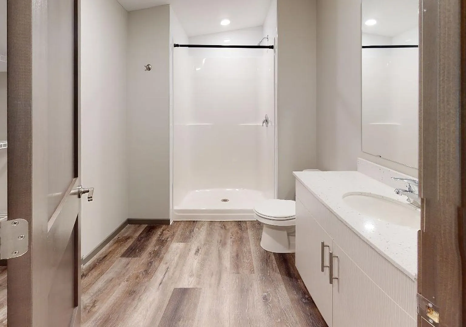 1076 14th Ave SE Duplex — Photo 4