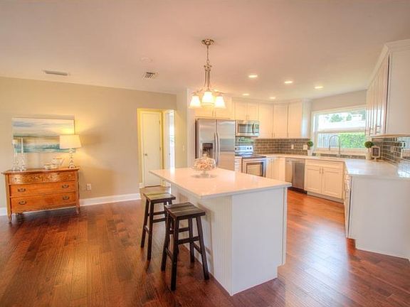 3rd image of 1267 Saint Andrews Dr