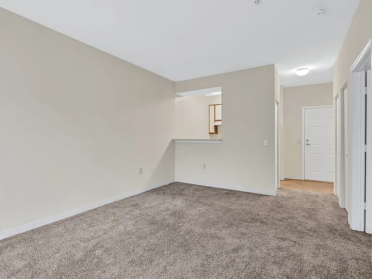 Laurel Lakes — Photo 11