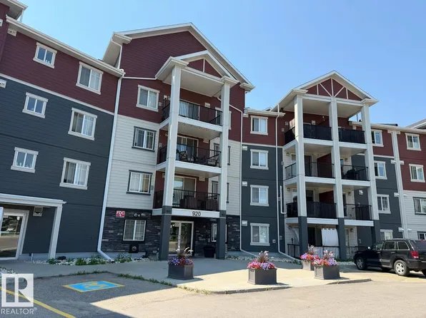 920 156th St NW #104, Edmonton, AB T6R 0N6