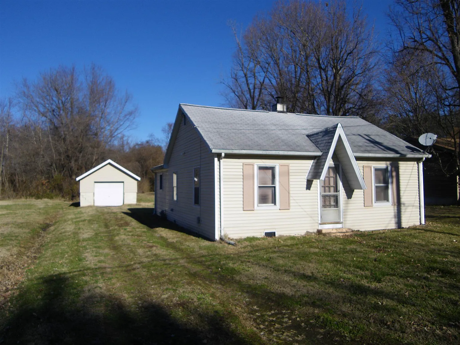 8204 Spry Rd photo 1