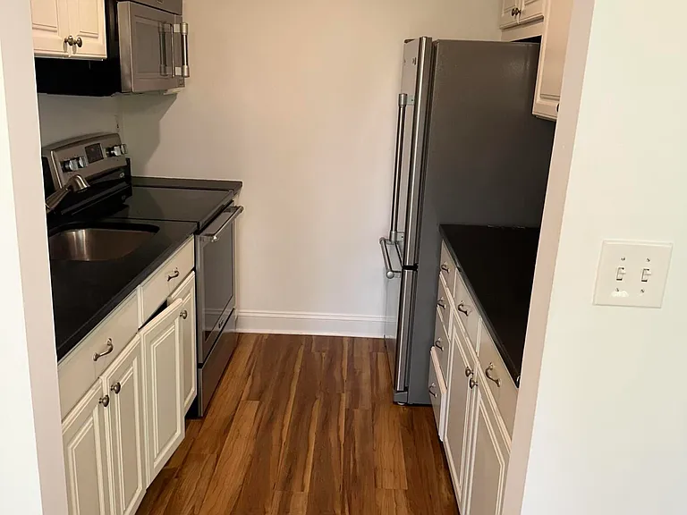 324 Shore Dr #B-8 — Photo 15