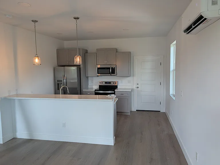 6115 56th Ave N #B — Photo 4