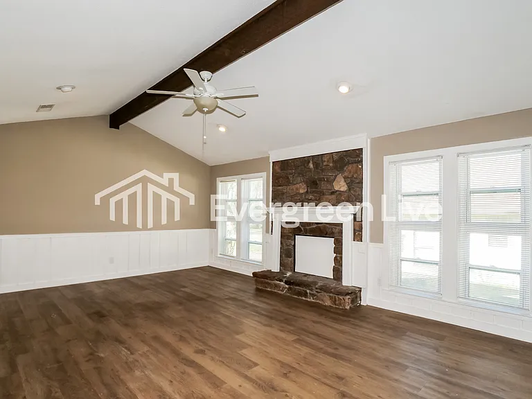 8155 Valley Ridge Trl — Photo 10