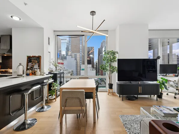 247 West 46th Street image 1 of 14