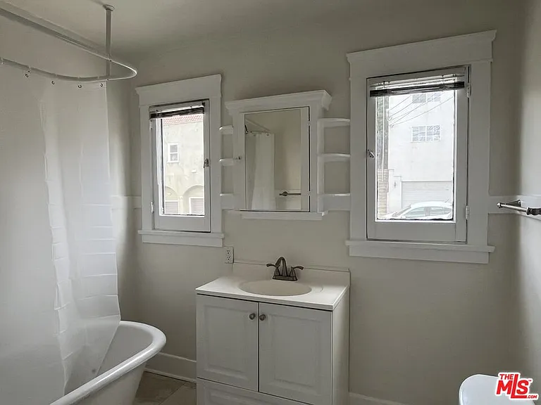 1677 Golden Gate Ave — Photo 13