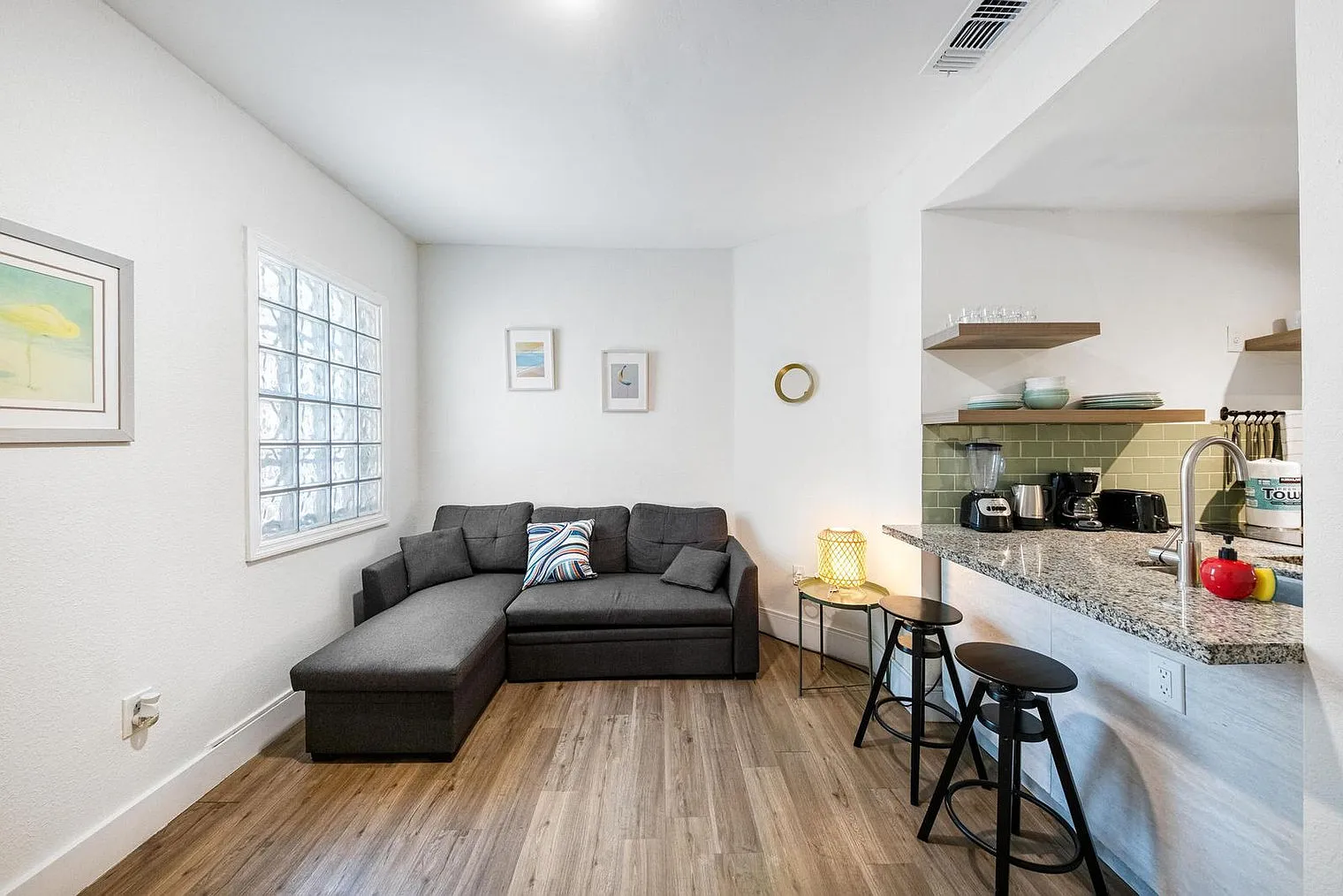 1 bed, 1.0 bath, 495 sqft, $3,993 — Photo 3