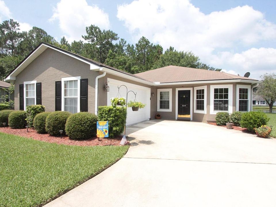 1st image of 824 Lake Crescent Ct
