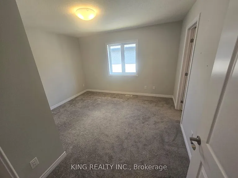 4087 Campbell St N — Photo 14