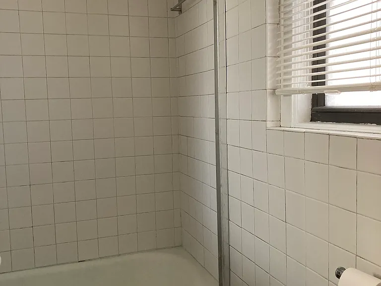 321 E 54th St #10G — Photo 12