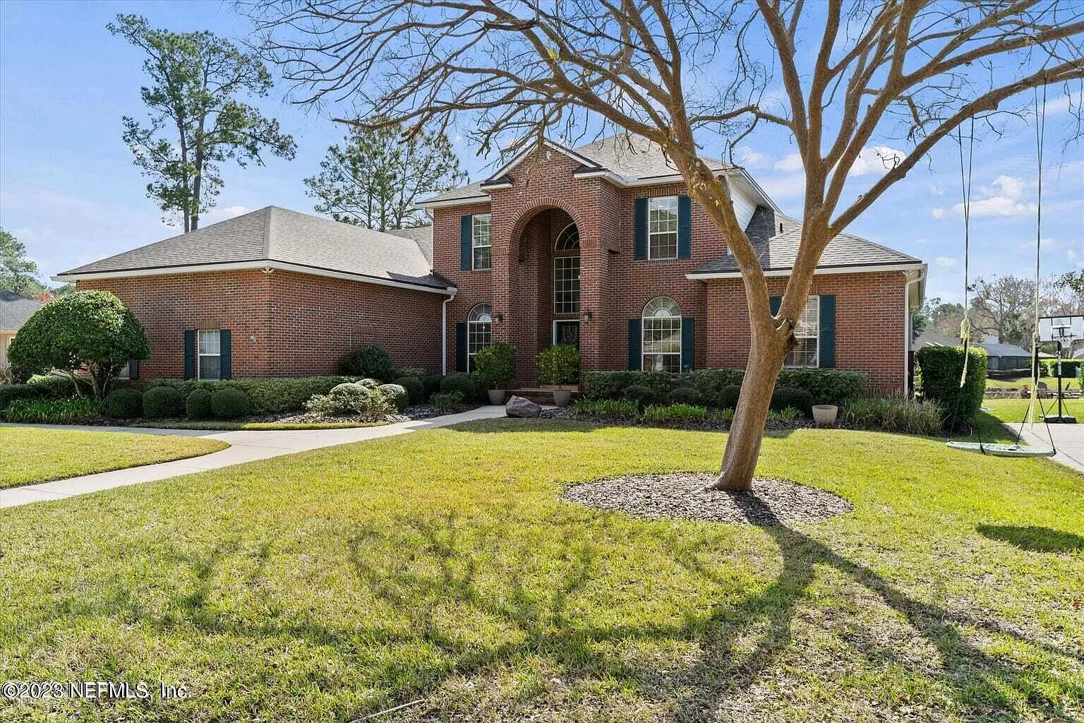 5 bed, 4.5 bath, 4769 sqft, $5,500 — Photo 2