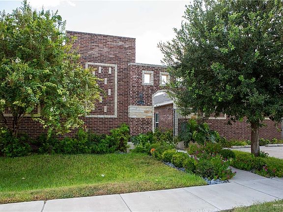 2nd image of 2810 Primrose Ave #4