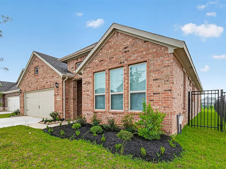 2216 Inglenook Grove Dr — Photo 3