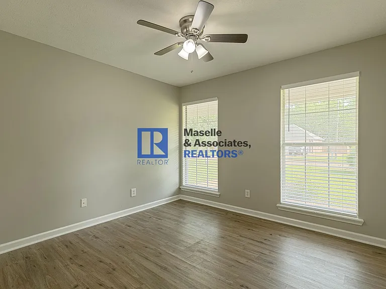 114 Fox Meadow Dr — Photo 20