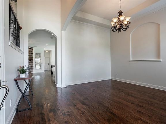 5th image of 2959 Bainbridge Ln