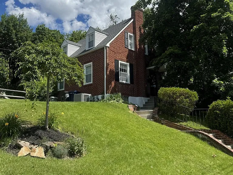 165 Race St — Photo 2