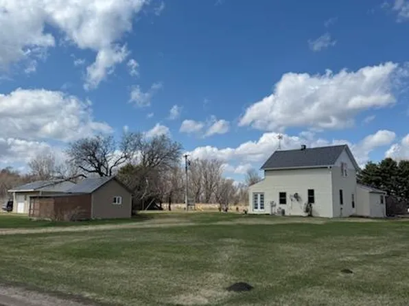 2926 143rd Ave SE, Ayr, ND 58007