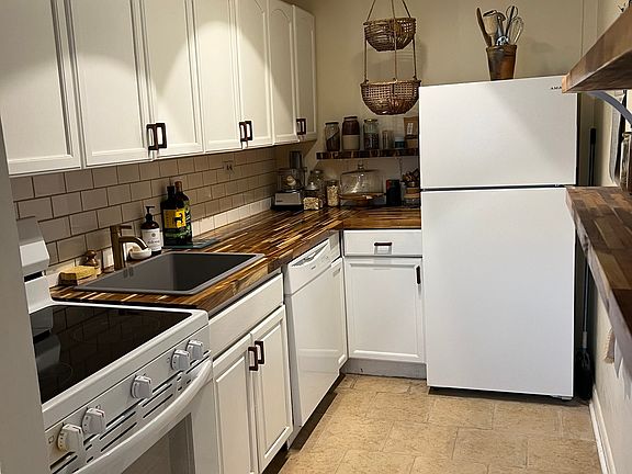 2nd image of 40 Owen Street #E11